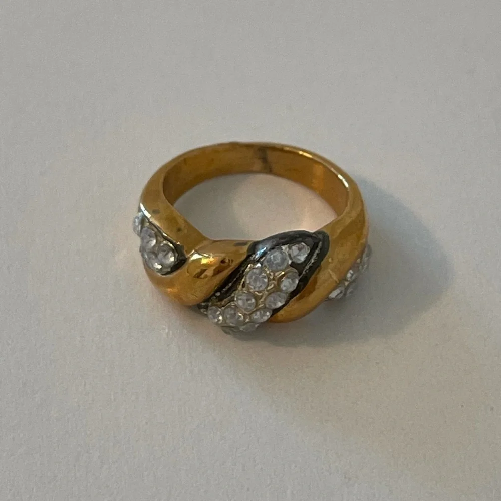 Vintage Ring Two Tone Gold Silver White Diamond Crystal Gemstone Vintage Jewelry